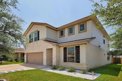 Image de Pfavored Living - Game & Theater Rooms - Covered Outdoor Deck