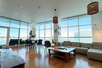 Image de Oceanview 2br Bliss in Al Raha – Pool & Balcony!