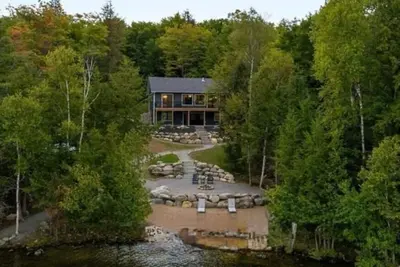 Image de Barry’s Bay 5 bedroom, beautiful sunsets, private Beach, Hot Tub and Sauna