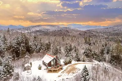 Image de New Stunning Mountain Views Home