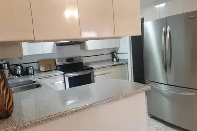 Image de clean warmly house, near bus stop\nBright Cheerful Relaxing Bedrooms