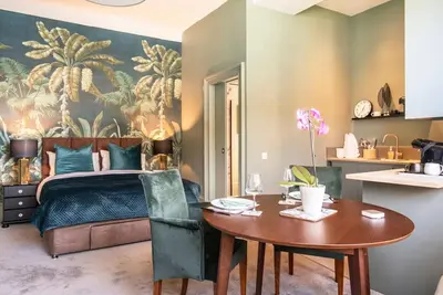 B Home Stay- Bliss Studio for 2 Nr Glasgow Airport