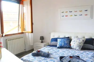 Image de Appartement en Ligurie avec vue latérale sur la mer