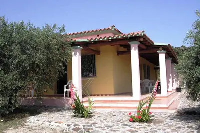 Image de Apartment 300 meters from the beach in villa of the Olives and Roses