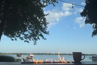 Image de Laid-Back Lake Getaway- Amazing Views, Private Beach&Dock, Chill Deck, 2br, 1ba