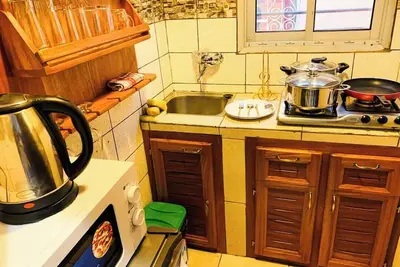 Image de Studio meuble yaounde avec internet illimite eau chaude tele connectee cambre