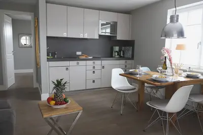Image de Elegant vacation apartment near the beach and village pond in Wenningstedt