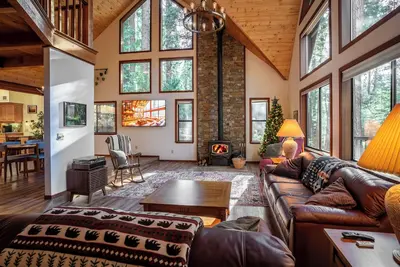 Image de Owls Nest - Pet Friendly w/ Central Heat!