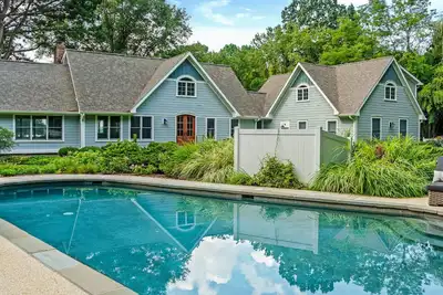 Image de Minutes from Downtown Easton and St. Michaels | Pool