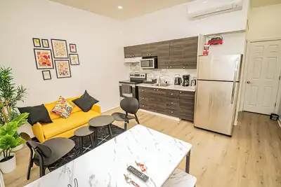 Image de Amazing Condo in the heard of the city