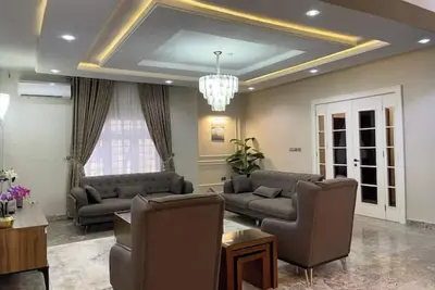 Image de \t\nSpacious 4-Bedroom Apartment