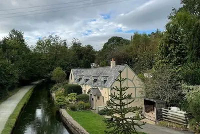 Image de Supérieure-Cottage-Salle de bain privée séparée-Vue sur le canal