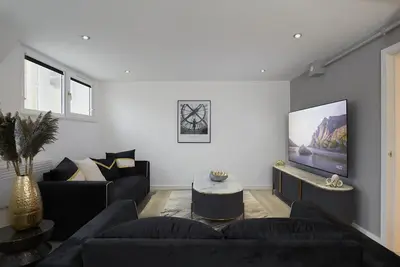 Image de Prestige-Maison-Moderne-Salle de bain privée séparée-Vue sur la cour