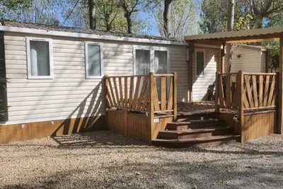 Image de ZEcamping 4* familial piscine dog friendly jacuzzi locatif Tv Lv Bbq