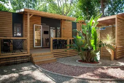 Image de ZEcamping 4* piscine animaux acceptés animations locatif Tv Lv Bbq