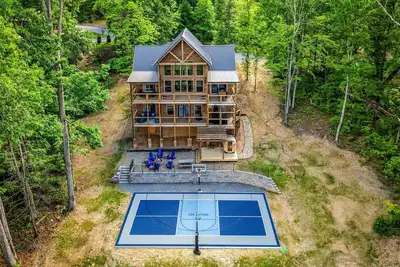 Image de Top 1%, Pickleball, Sauna, Hot Tub, Near Dollywood