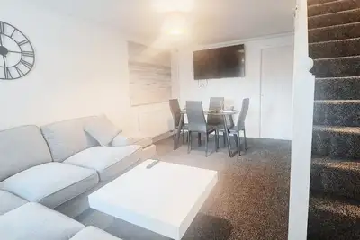 Image de Comfy 2 Bedroom House on Quiet Street with Great Car Parking