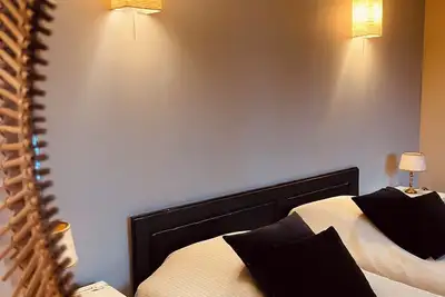 Image de Grande Maison avec Terrasse et Piscine Privative