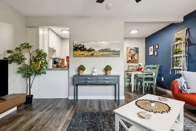 Image de Prime 1bd Close to the Action