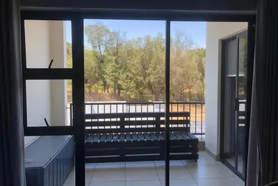 Image de A Tranquil and Semi-smart apartment in Sandton