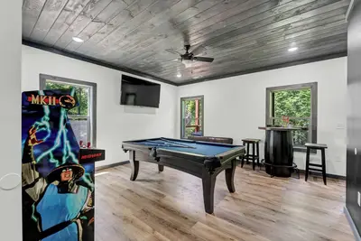 Image de Azul Vista! 3-bedroom cabin in Smokies with Fire pit, Hot Tub, GameRoom