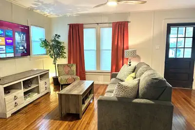 Image de Comfortable apartment, Near Aviation Museum–The Spruce Goose, The Spruce Goose