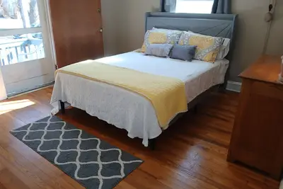 Image de 1950's Historical District West Side Cottage