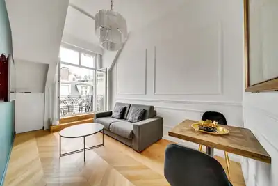 Image de Tbs 101-Suite d'exception au ❤️ des Champs-Élysées