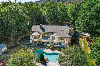 Image de `The Oasis`  Pool/Hot tub/Game-Room/Ski/Sleeps 18