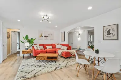 Image de Cozy 2-Bdrm, 2 Btrm home, Close to Everything Reno, WiFi, Backyard, Patio/Grill