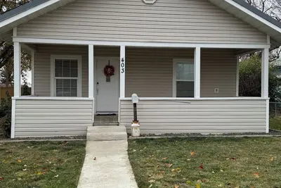 Image de Cute & Cozy home walking distance  to downtown