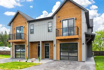 Image de New 3 Bd 3Ba Condo in the heart of Lakeside Mt