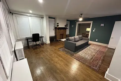Image de Charming 2 bed, 1. 5 bath apartment in Crafton, Pittsburgh - Quiety, Relaxing