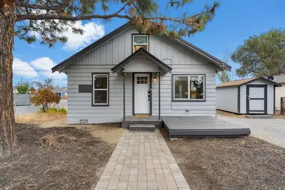 Image de Cozy Downtown Redmond Cottage\n\n
