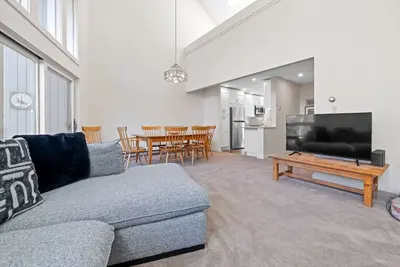 Image de Ski in Ski Out Slopeside with Private Hot Tub