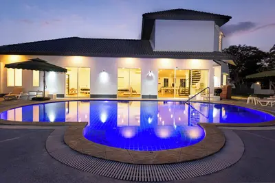 Image de Villa Danubia - Huge luxury party pool villa 425m2 4br 4bth