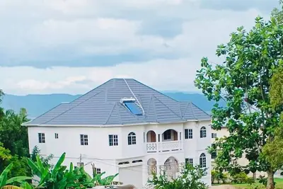 Image de Aristo Oasis, come and unwind in paradise. Santa Cruz Jamaica. 5 mins to Town