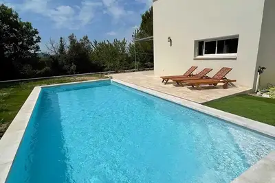 Image de Homerez - Spacieuse villa à Apt avec piscine privée