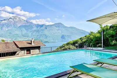 Image de Merveilleuse maison de vacances privée avec bain à remous, Wifi, piscine, climatisation, Tv, patio