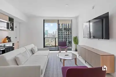 Image de Scenic Skyline Stay with Pool & Gym Access