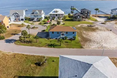 Image de Seahorse: Gameroom, Hot Tub, Kayak & Water Access!