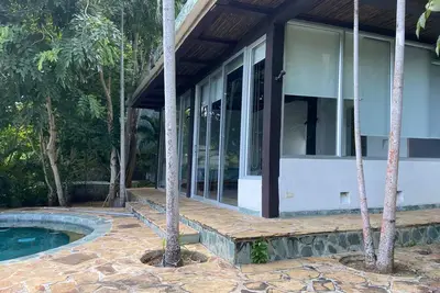 Image de w* | Amazing House w/ Nice Pool in Ctg