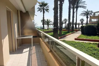 Image de Appartement moderne climatisé en bord de mer à Canet, animaux admis, parking inclus