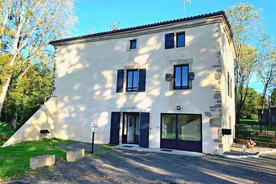 Image de Gîte au Moulin: confort moderne avec terrasse et Wifi