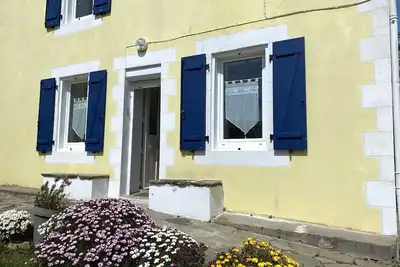 Image de Maison ancienne charmante avec jardin, proche du port de Groix