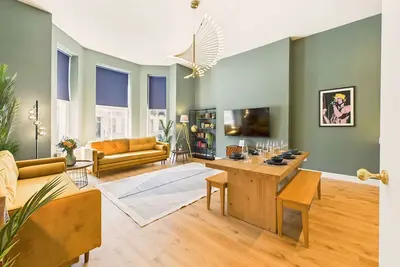 Host & Stay | The Georgian Quarter @ Catharine I