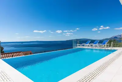 Image de Luxury Villa with pool and panoramic sea view!