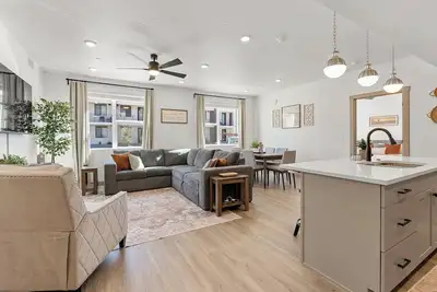 Image de Pinyon Pines: Resort Pools, Lazy River + Pickleball