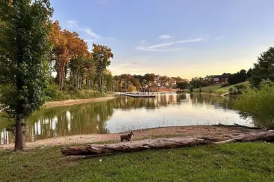 Image de New listing! Tn Lake Cottage, Douglas Lake, Lakefront, Firepit, Hot tub, Kayaks