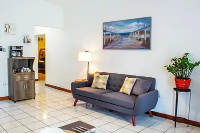 Image de Casa Venus #1 - 2 bdrm apt w/relaxing patio. Steps to famous Isla Verde beach.